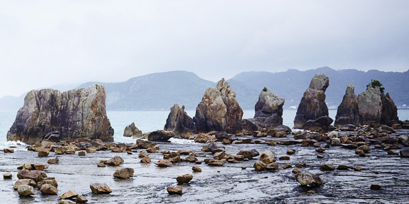 写真：串本町 橋杭岩